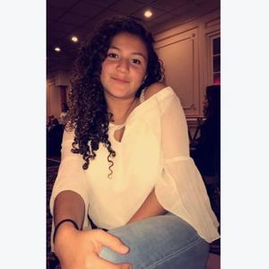 Meet your Posher, Esmeralda